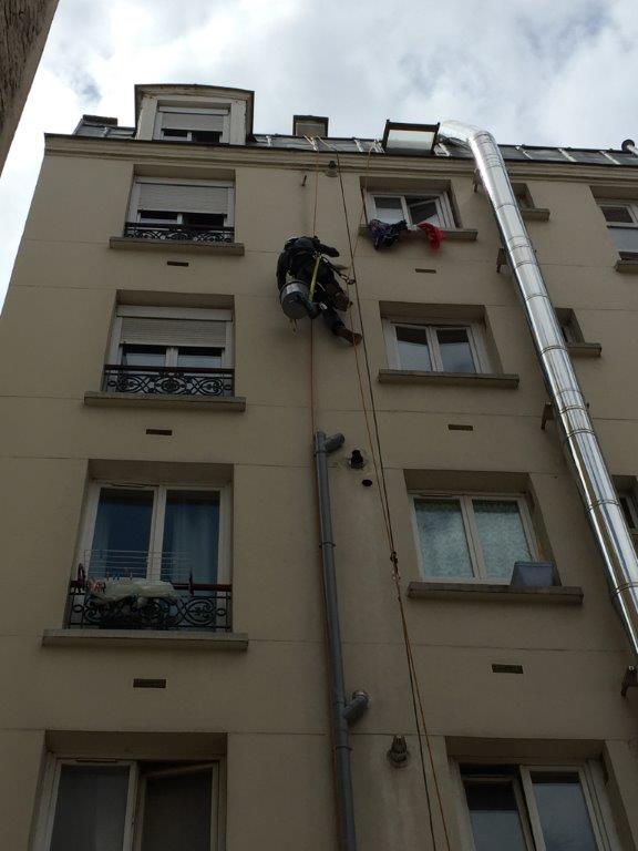 Remplacement-tuyau-descente-par-cordiste-Seine-et-Marne-77