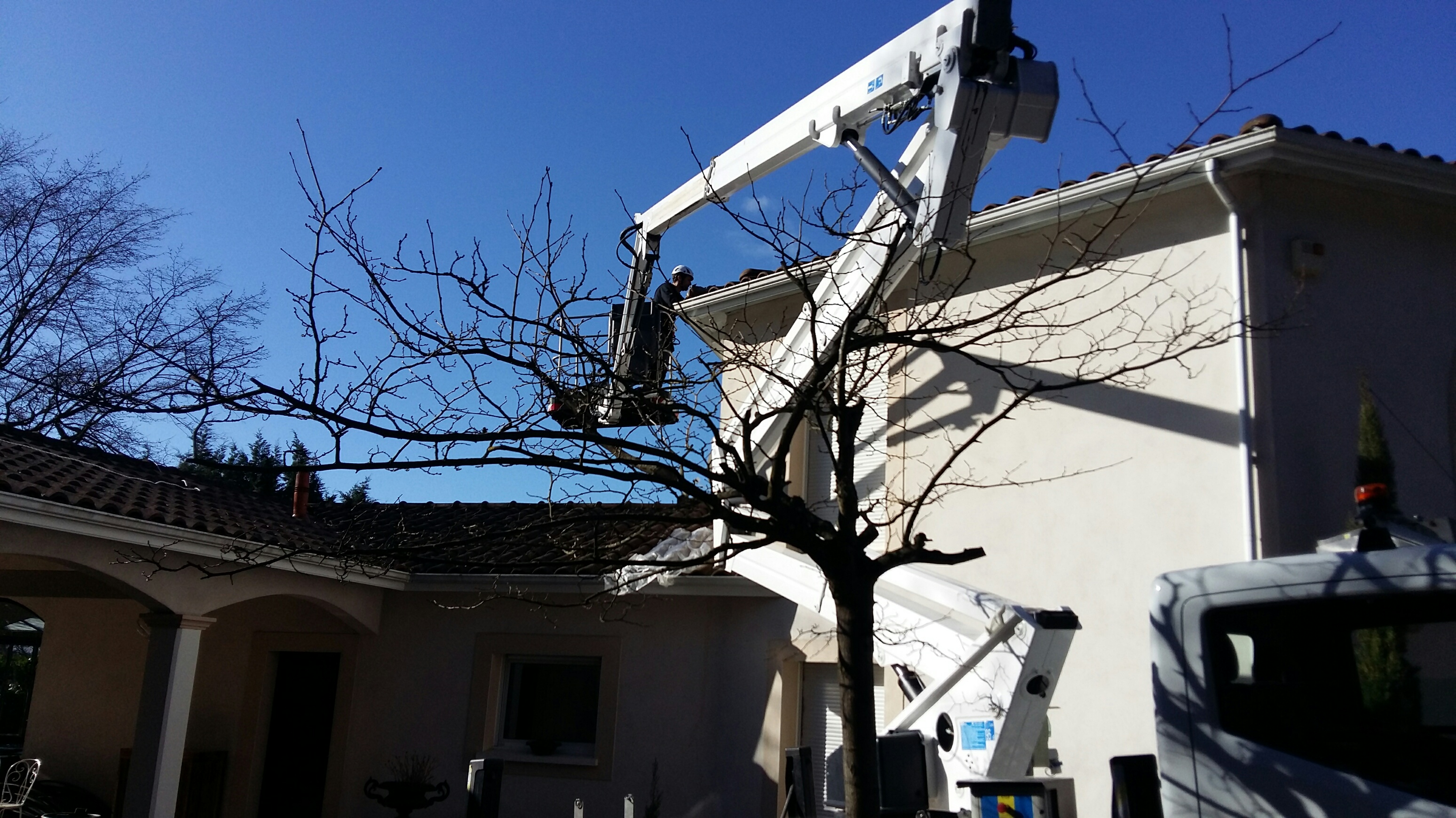 travail-accès-difficile-nacelle-Lyon